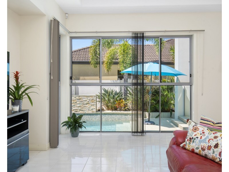 10 St Paul Crescent, Varsity Lakes QLD 4227