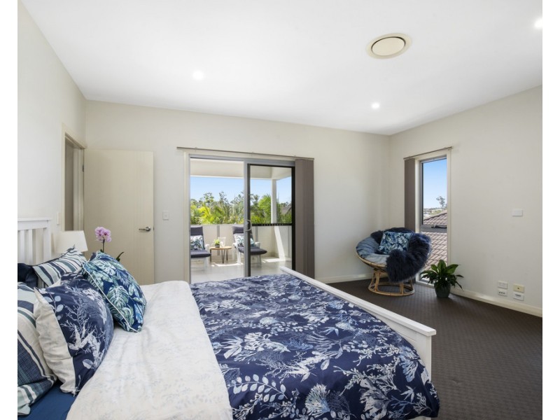 10 St Paul Crescent, Varsity Lakes QLD 4227