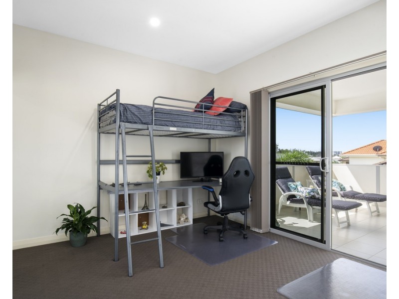 10 St Paul Crescent, Varsity Lakes QLD 4227
