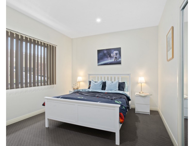 10 St Paul Crescent, Varsity Lakes QLD 4227