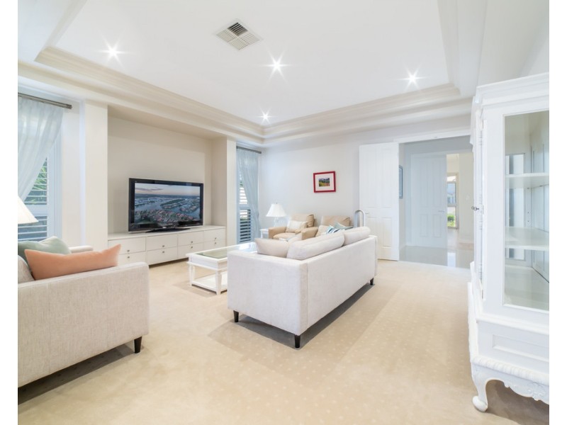 3108 Riverleigh Drive, Hope Island QLD 4212