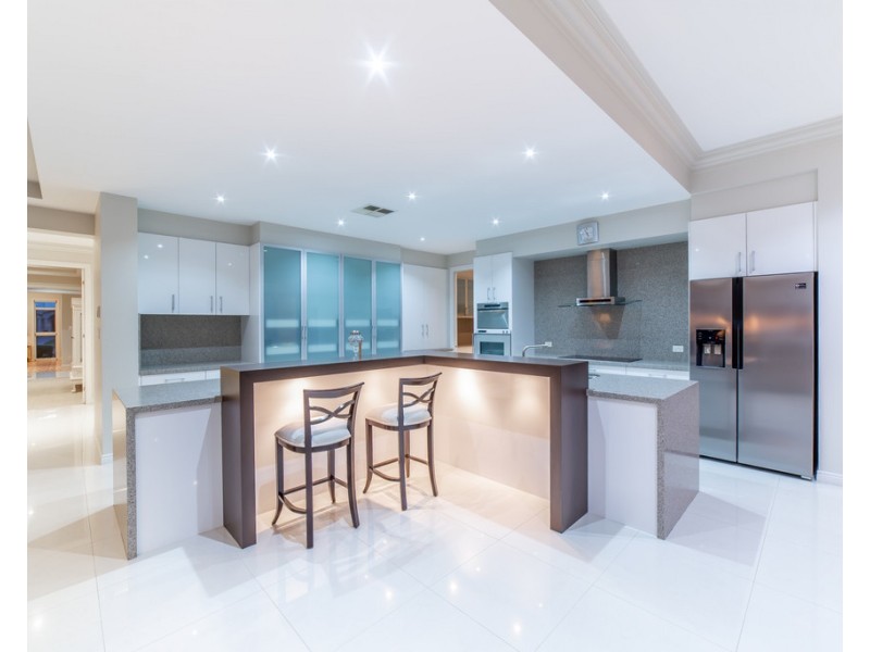 3108 Riverleigh Drive, Hope Island QLD 4212