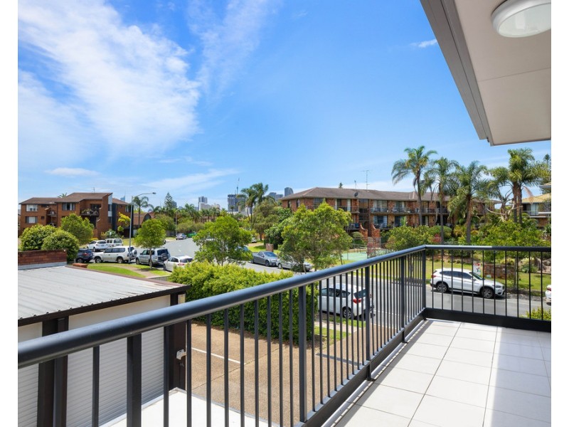 7/25 Duet Drive, Mermaid Waters QLD 4218