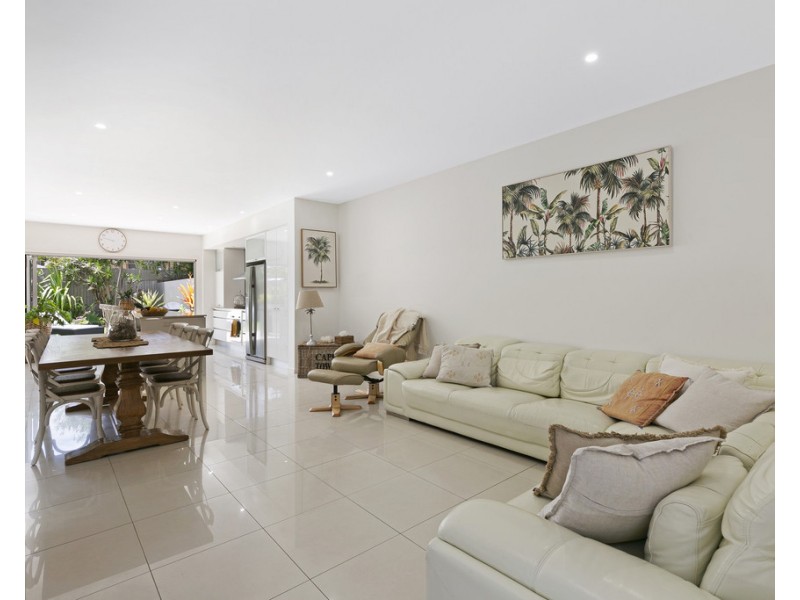 1/65 Albion Avenue, Miami QLD 4220