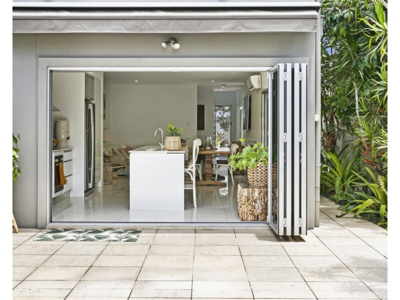 1/65 Albion Avenue, Miami QLD 4220