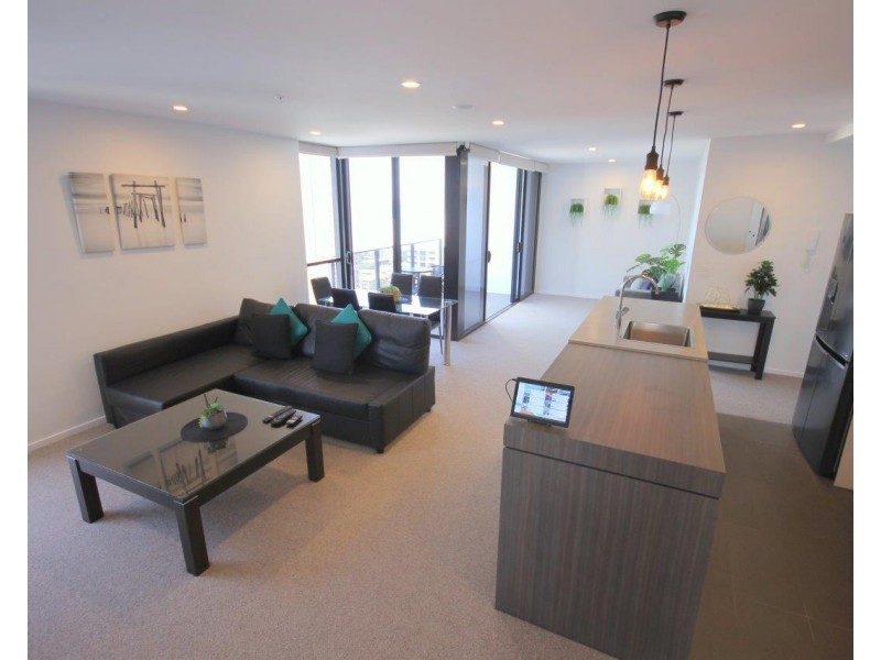 111/31 Queensland Ave, Broadbeach QLD 4218