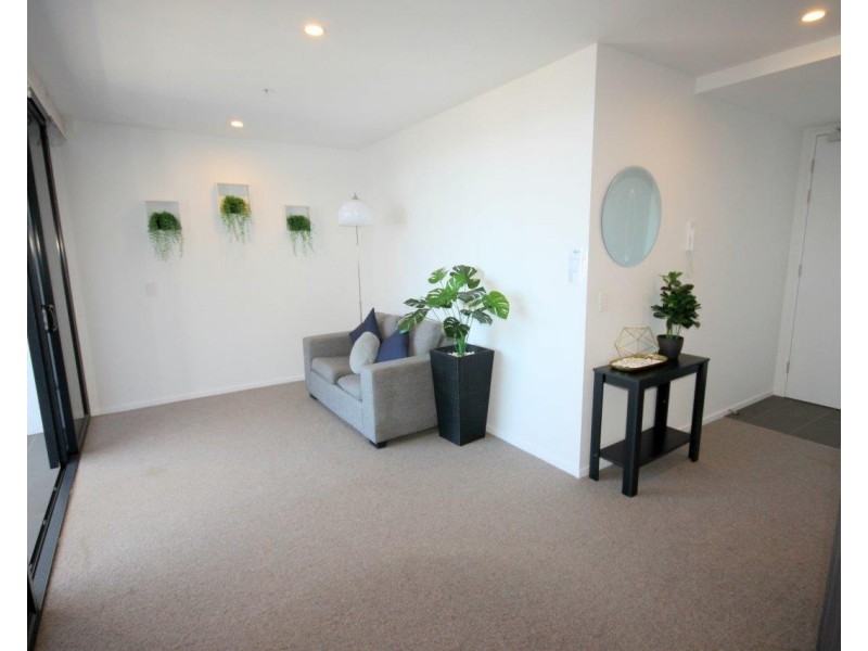 111/31 Queensland Ave, Broadbeach QLD 4218