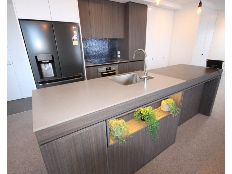 111/31 Queensland Ave, Broadbeach QLD 4218