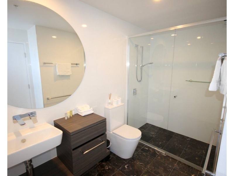 111/31 Queensland Ave, Broadbeach QLD 4218