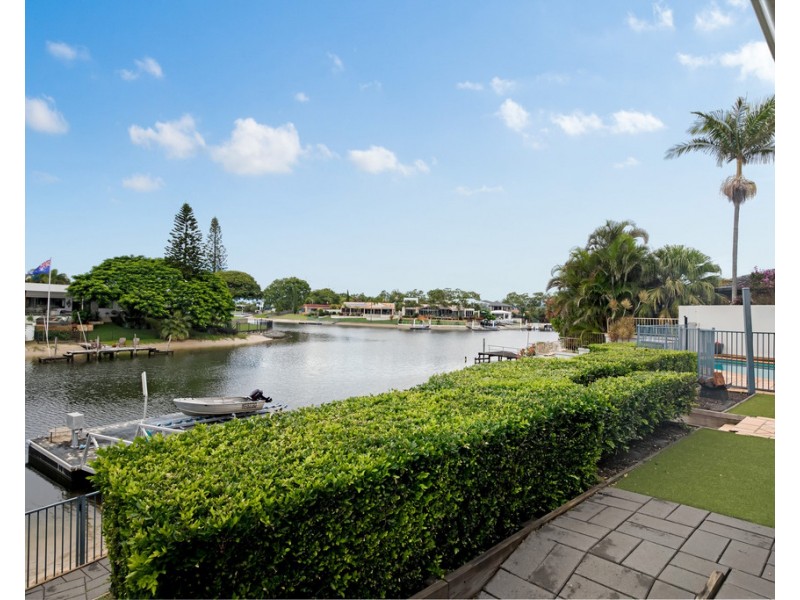 12 Welby Street, Broadbeach Waters QLD 4218
