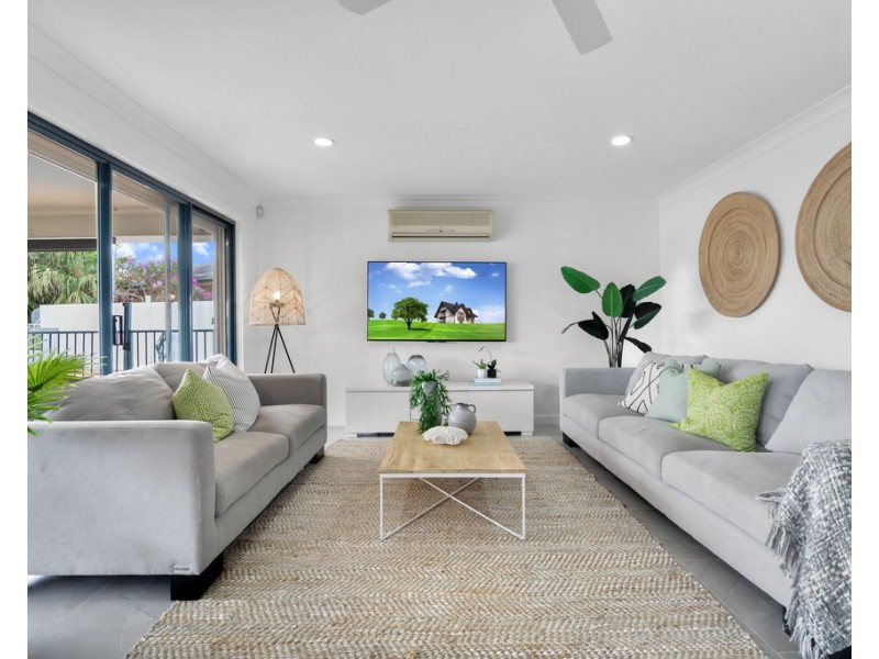 12 Welby Street, Broadbeach Waters QLD 4218
