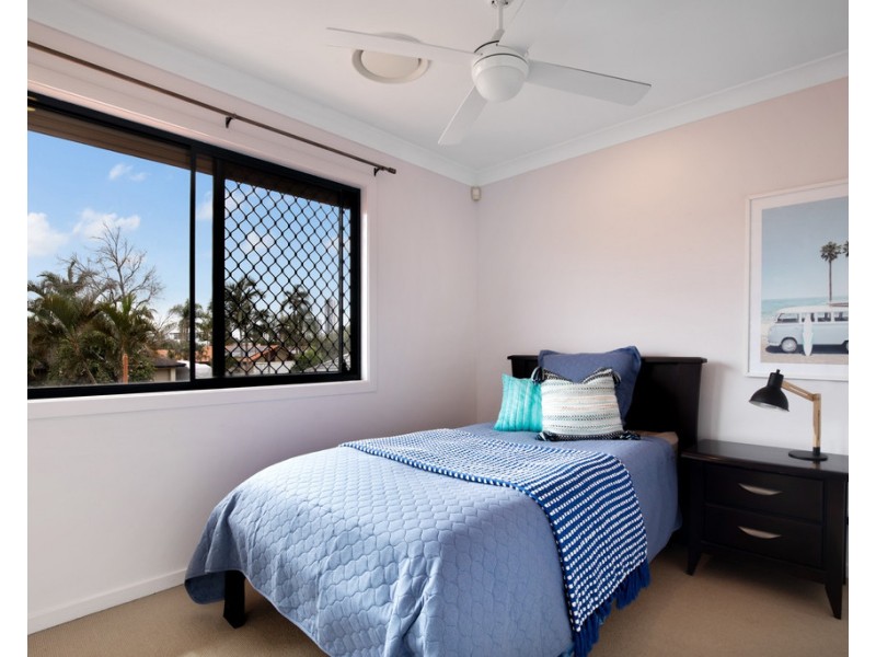 12 Welby Street, Broadbeach Waters QLD 4218