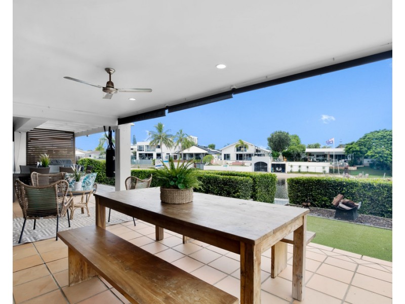 12 Welby Street, Broadbeach Waters QLD 4218