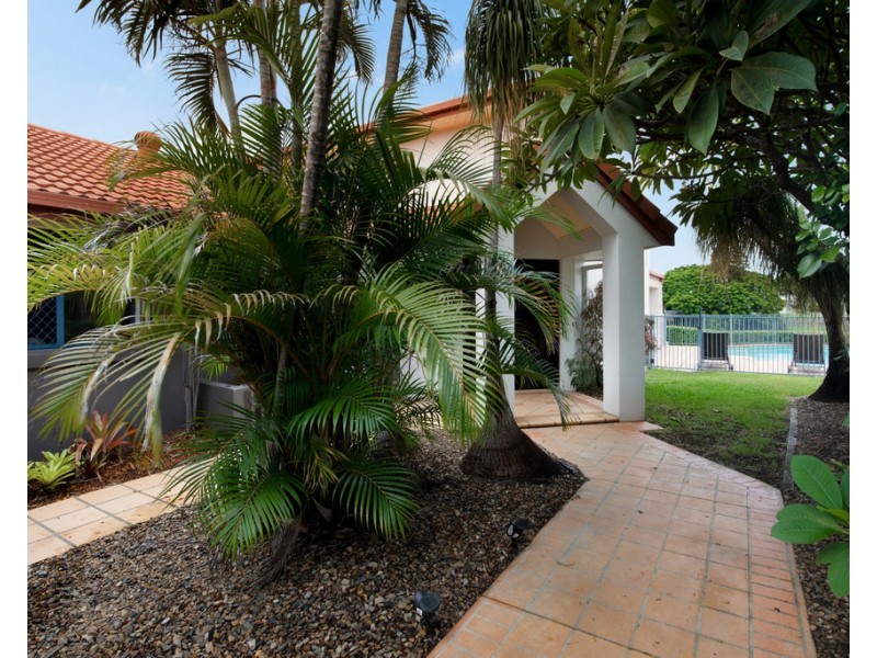12 Welby Street, Broadbeach Waters QLD 4218