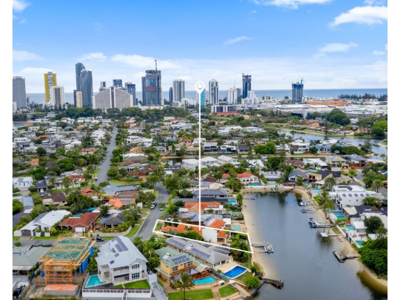 12 Welby Street, Broadbeach Waters QLD 4218
