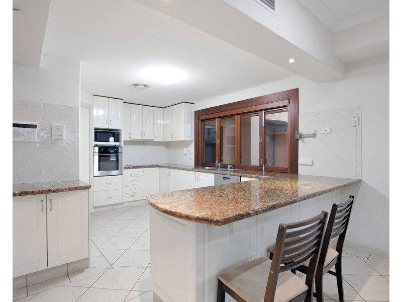 25 Clear Water Bay Avenue, Clear Island Waters QLD 4226
