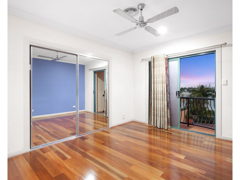 25 Clear Water Bay Avenue, Clear Island Waters QLD 4226