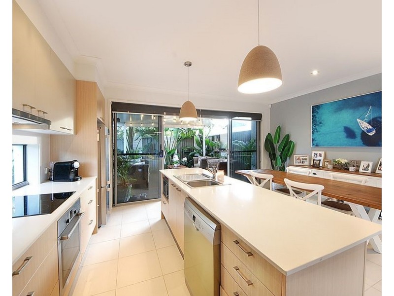 36A Albion Avenue, Miami QLD 4220