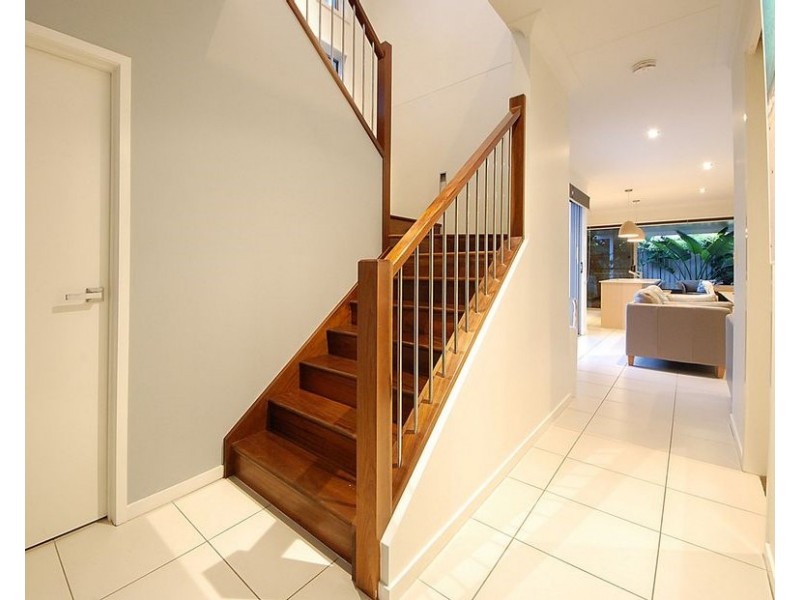 36A Albion Avenue, Miami QLD 4220