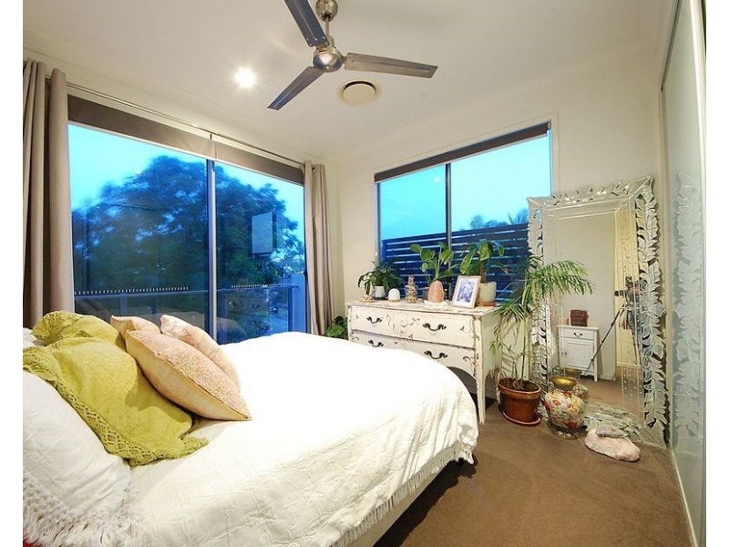 36A Albion Avenue, Miami QLD 4220