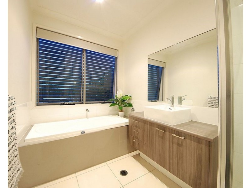 36A Albion Avenue, Miami QLD 4220