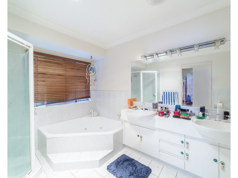 38 Port Jackson Boulevard, Clear Island Waters QLD 4226