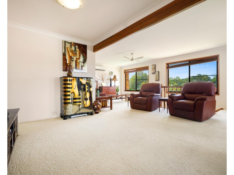 8 Penelope Court, Benowa QLD 4217