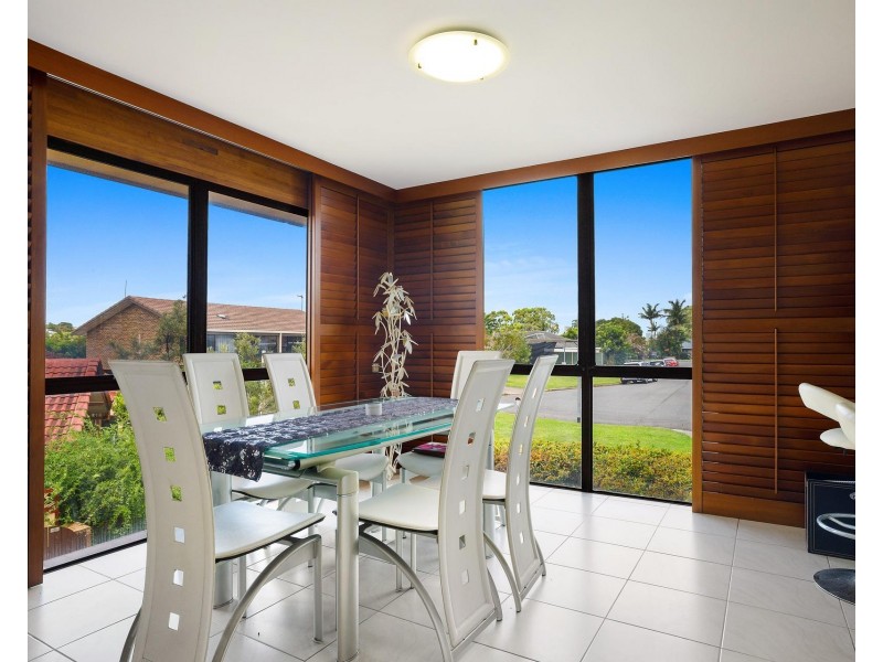 8 Penelope Court, Benowa QLD 4217