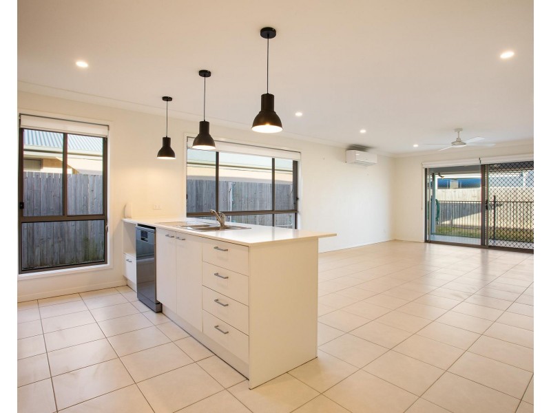 13 Seabright Circuit, Jacobs Well QLD 4208