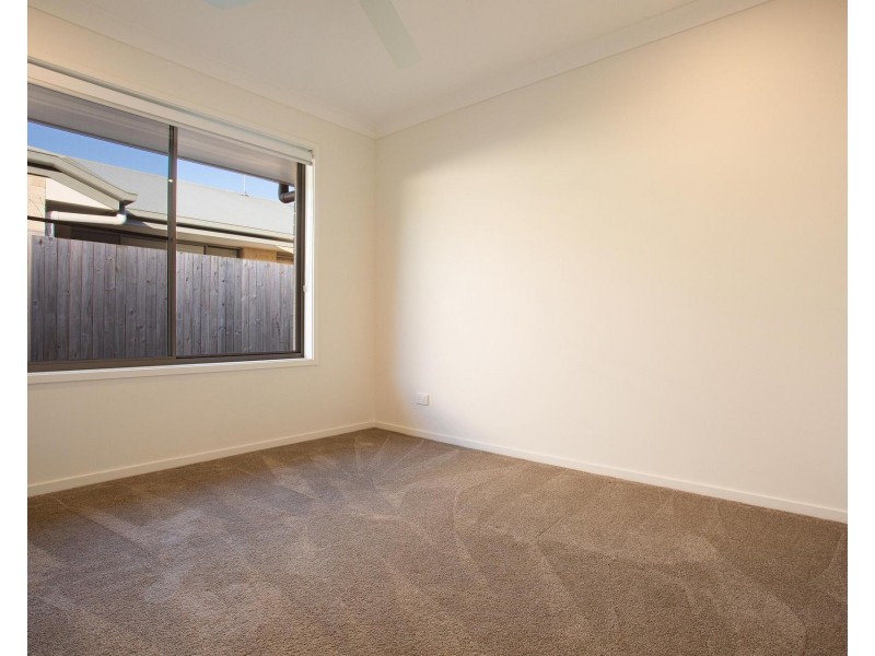 13 Seabright Circuit, Jacobs Well QLD 4208