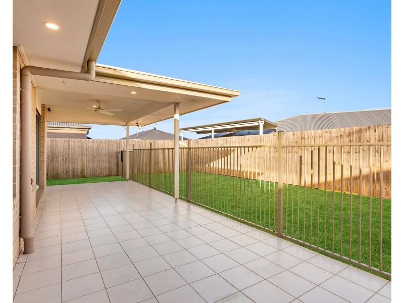 13 Seabright Circuit, Jacobs Well QLD 4208