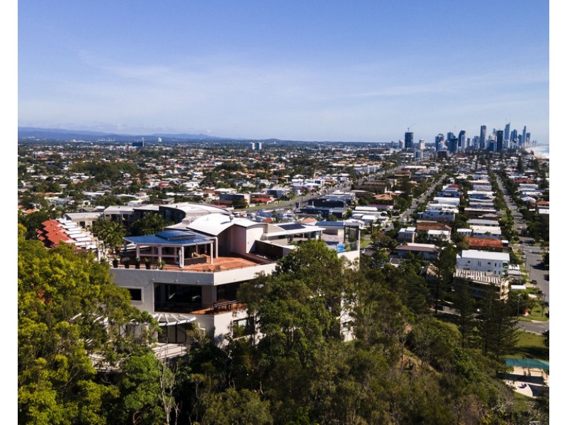 C7/1 Great Hall Drive, Miami QLD 4220