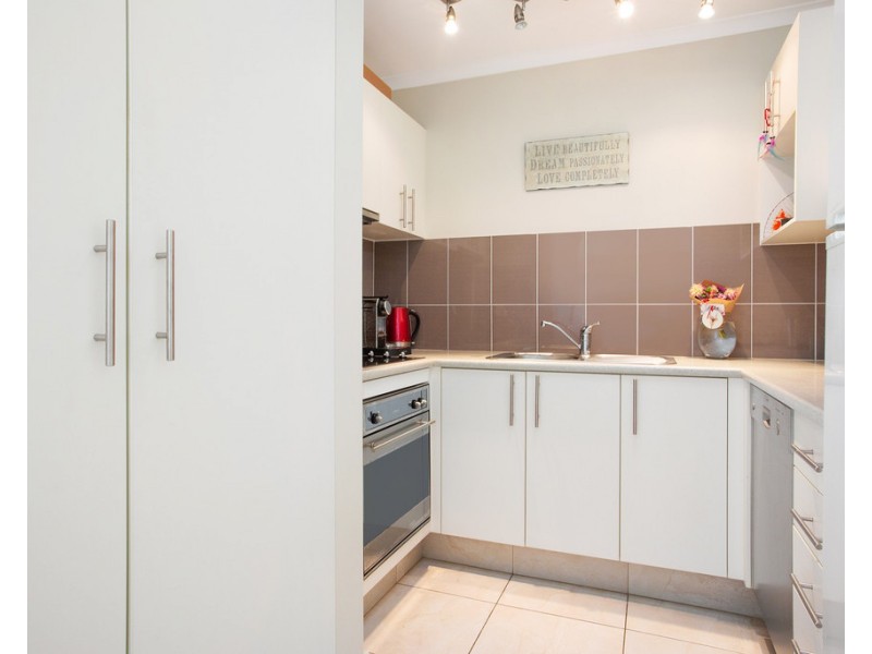 12/25 Federation Avenue, Broadbeach QLD 4218