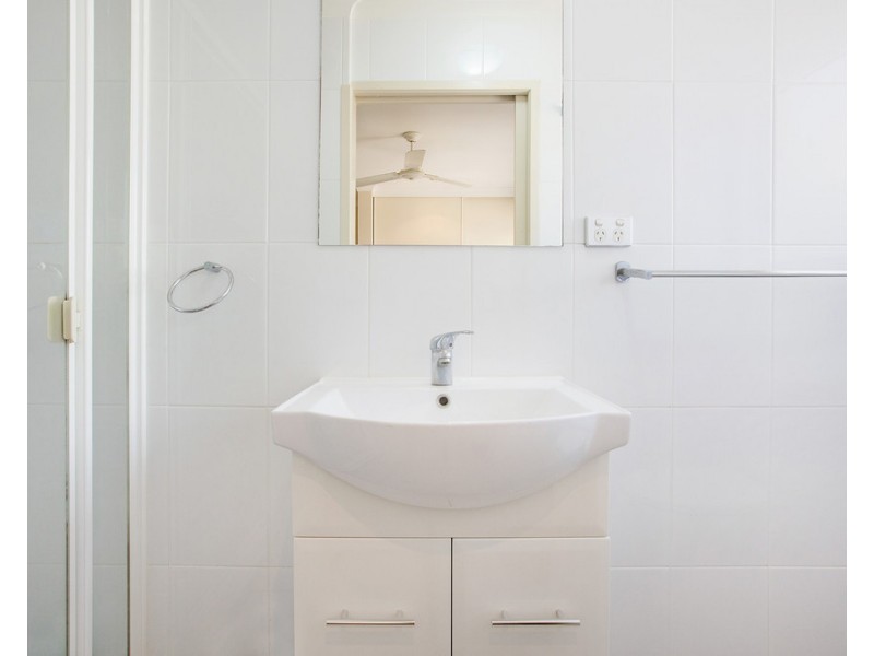 12/25 Federation Avenue, Broadbeach QLD 4218