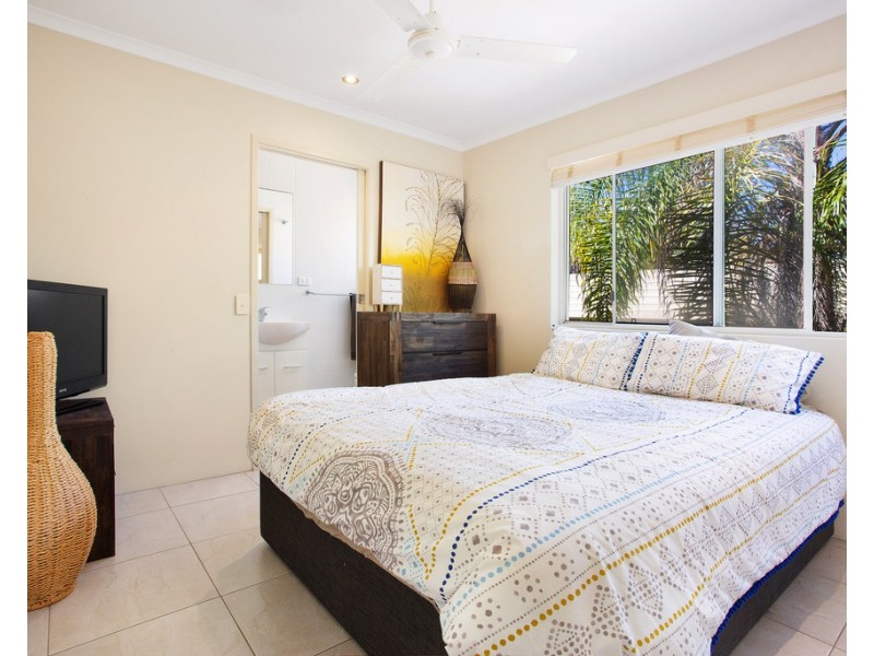 12/25 Federation Avenue, Broadbeach QLD 4218