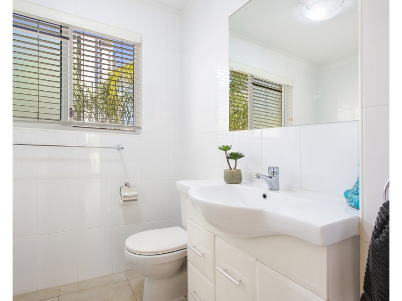 12/25 Federation Avenue, Broadbeach QLD 4218