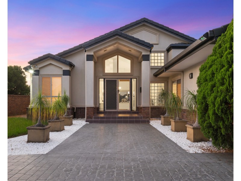 48 Port Jackson Boulevard, Clear Island Waters QLD 4226