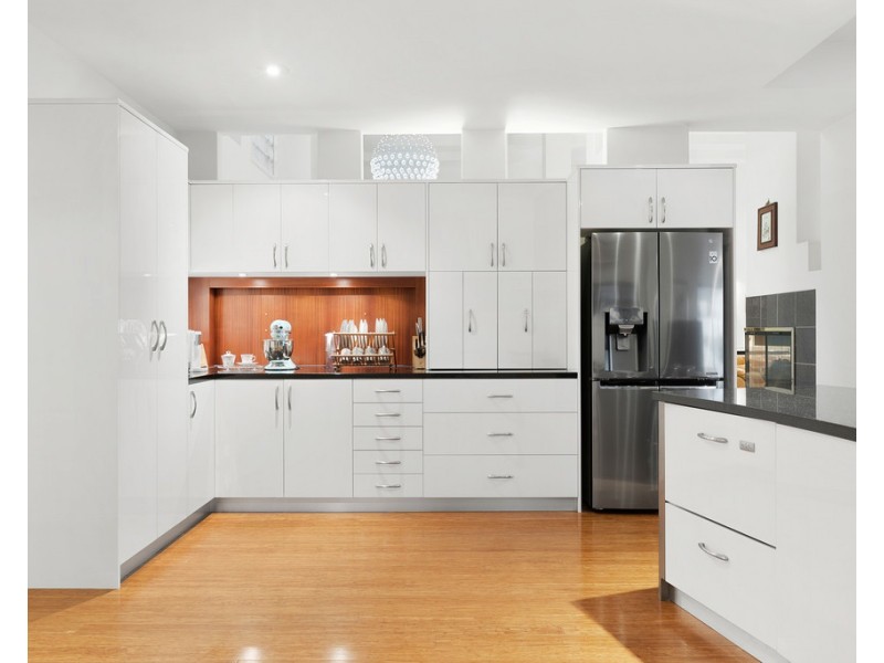 48 Port Jackson Boulevard, Clear Island Waters QLD 4226