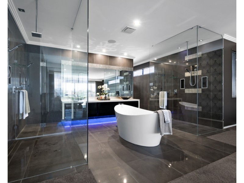 45 Sir Bruce Small Boulevard, Benowa Waters QLD 4217