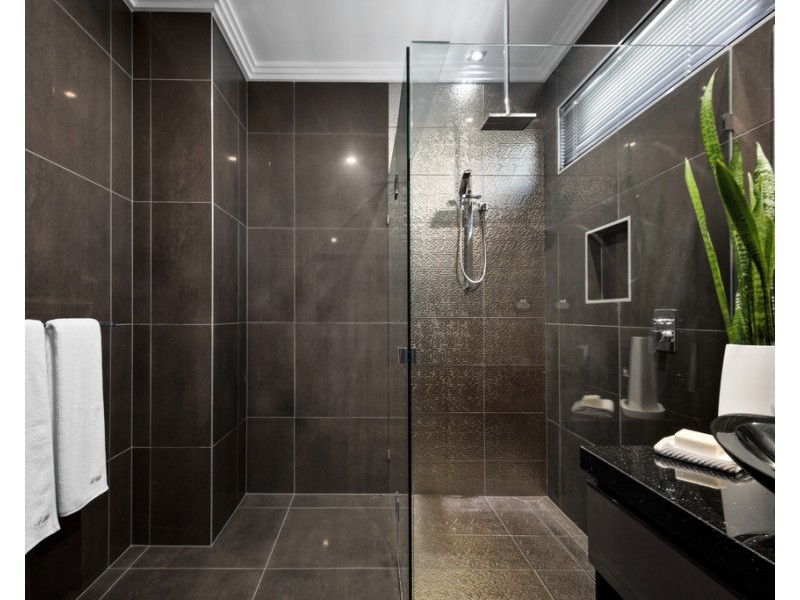 45 Sir Bruce Small Boulevard, Benowa Waters QLD 4217