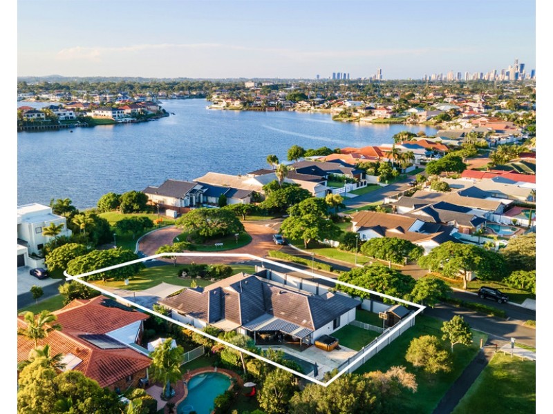33 Port Jackson Boulevard, Clear Island Waters QLD 4226