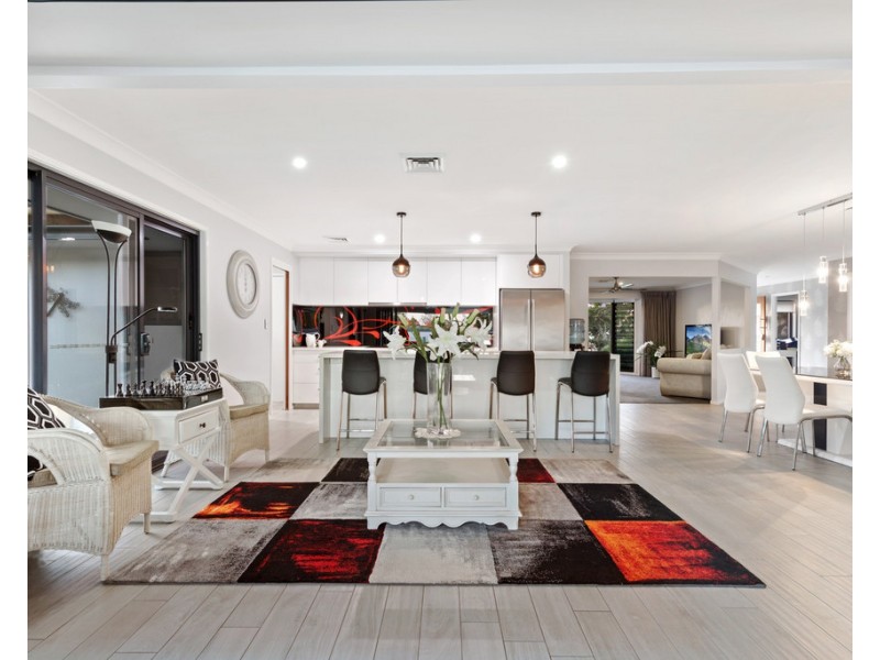 33 Port Jackson Boulevard, Clear Island Waters QLD 4226