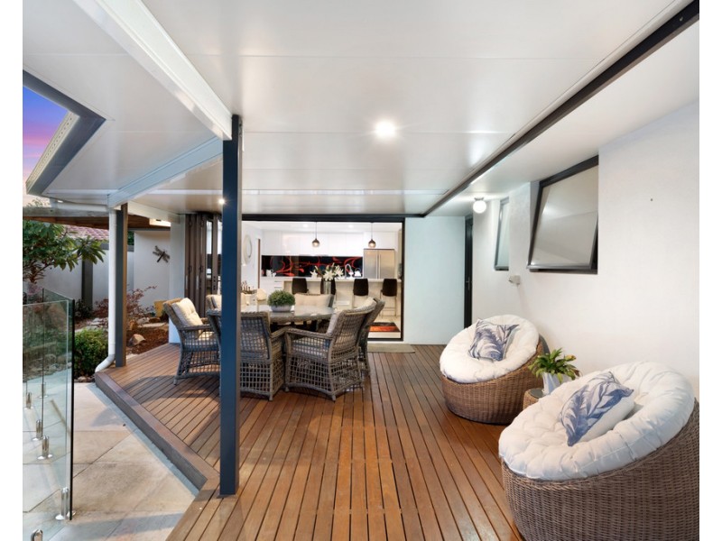 33 Port Jackson Boulevard, Clear Island Waters QLD 4226