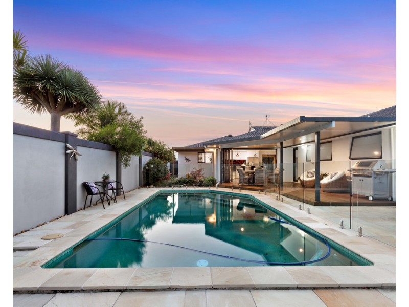 33 Port Jackson Boulevard, Clear Island Waters QLD 4226