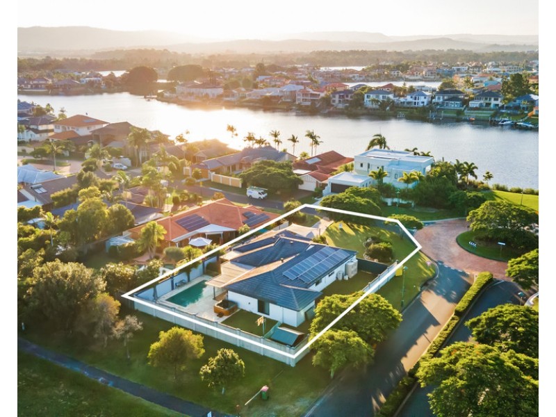 33 Port Jackson Boulevard, Clear Island Waters QLD 4226