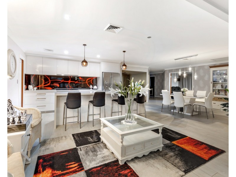 33 Port Jackson Boulevard, Clear Island Waters QLD 4226
