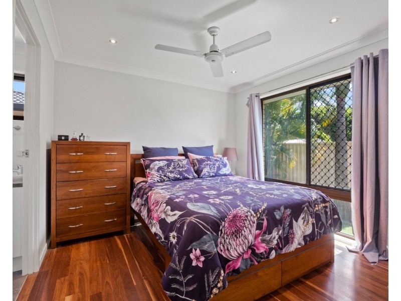 1/3 Wagtail Court, Burleigh Waters QLD 4220