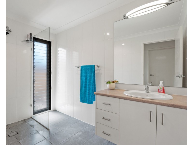 1/3 Wagtail Court, Burleigh Waters QLD 4220