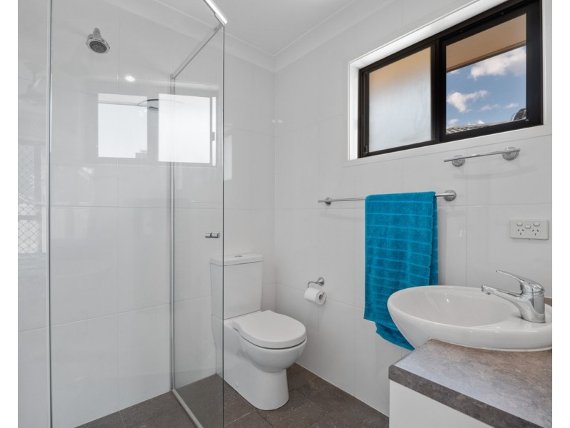 1/3 Wagtail Court, Burleigh Waters QLD 4220