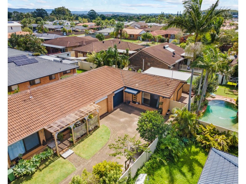 1/3 Wagtail Court, Burleigh Waters QLD 4220
